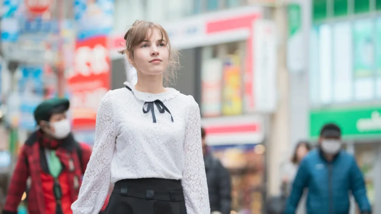 A western traveler in Shibuya; grow personally during your working holiday Japan. Work and Travel Japan