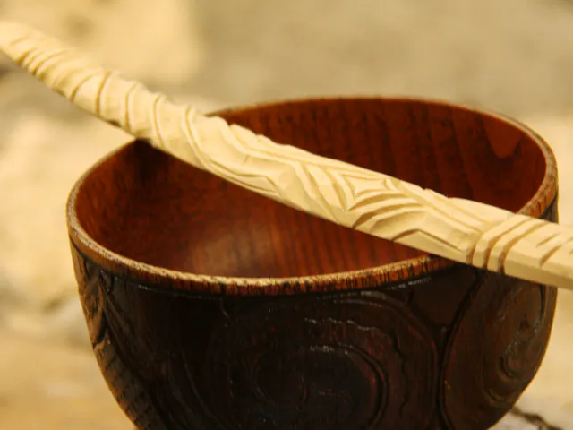 ainu_carving